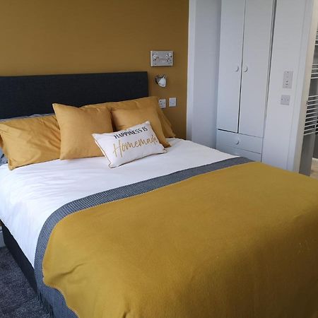 Double Ensuite Bedroom Near Edinburgh カーコーディ エクステリア 写真