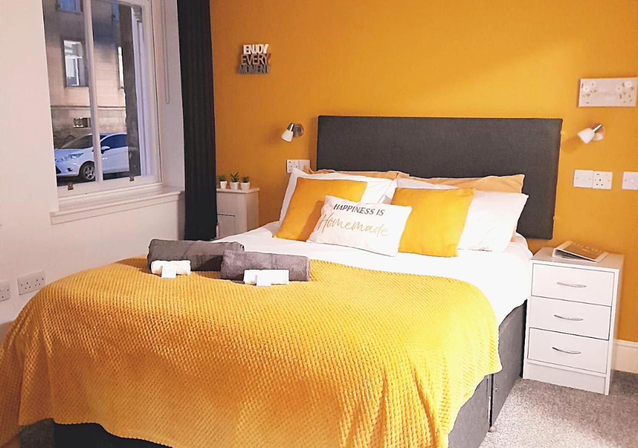 Double Ensuite Bedroom Near Edinburgh カーコーディ エクステリア 写真